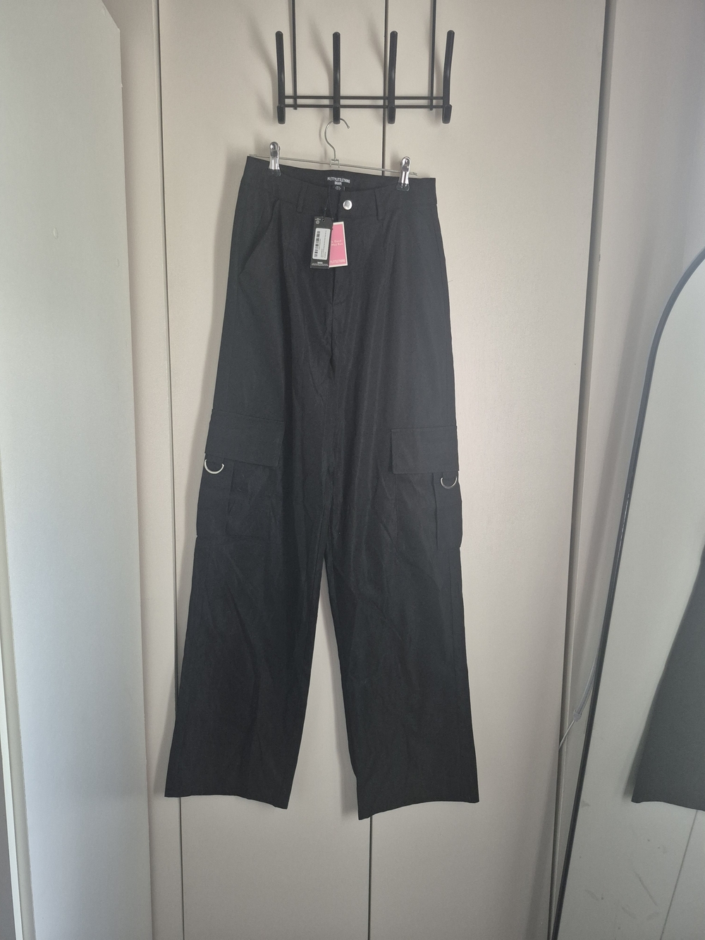 PrettyLittleThing Black Wide-Leg Cargo Trousers with D-Ring Accent